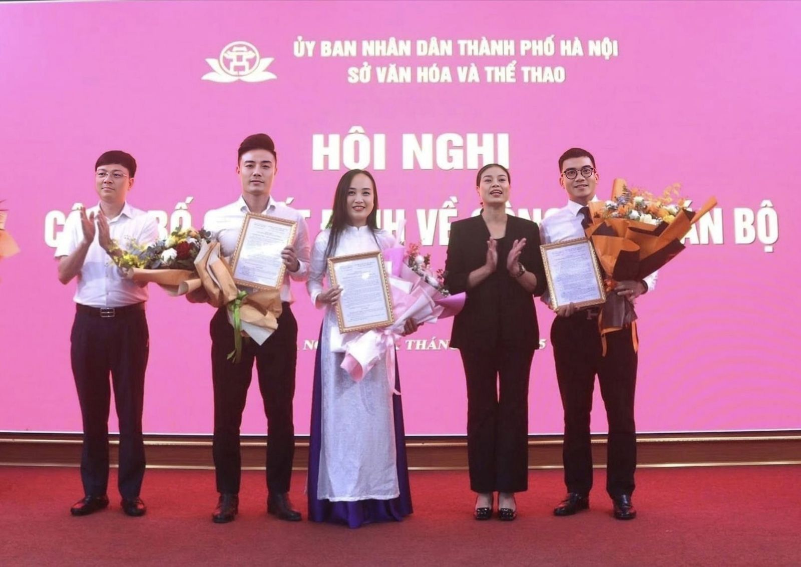 TRAO QUYẾT ĐỊNH GIÁM ĐỐC VÀ PHÓ GIÁM ĐỐC NHÀ HÁT CHÈO HÀ NỘI